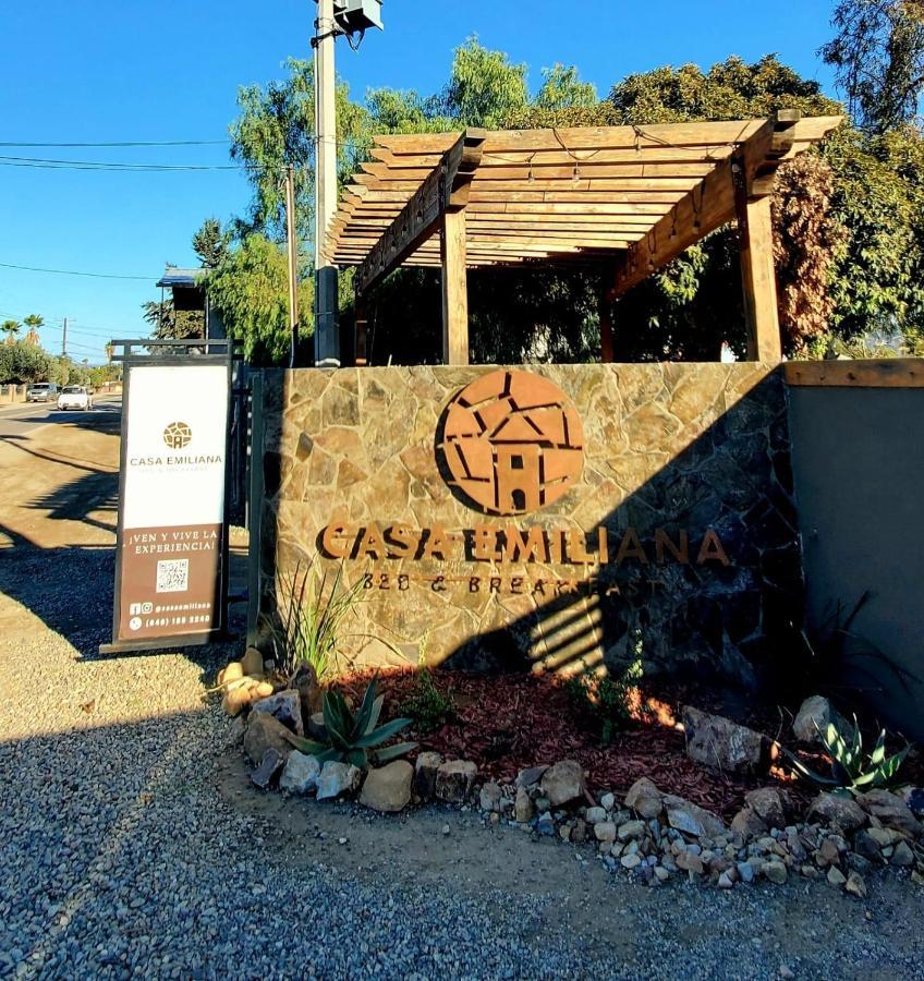 Casa Emiliana Bed & Breakfast Вале де Гуадалупе Екстериор снимка